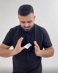 מתוך קמפיין הקורס – שטר מתנדב מרחף באוויר על ידי דיוויד קטייב